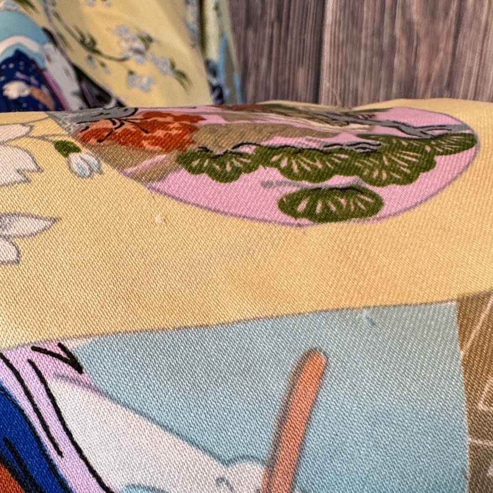 Vintage Kimono with Geisha Print Robe - Picture 8 of 10